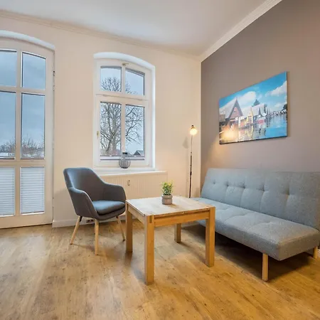 In Der Mecklenburger Seenplatte, Cleaning Included Apartment